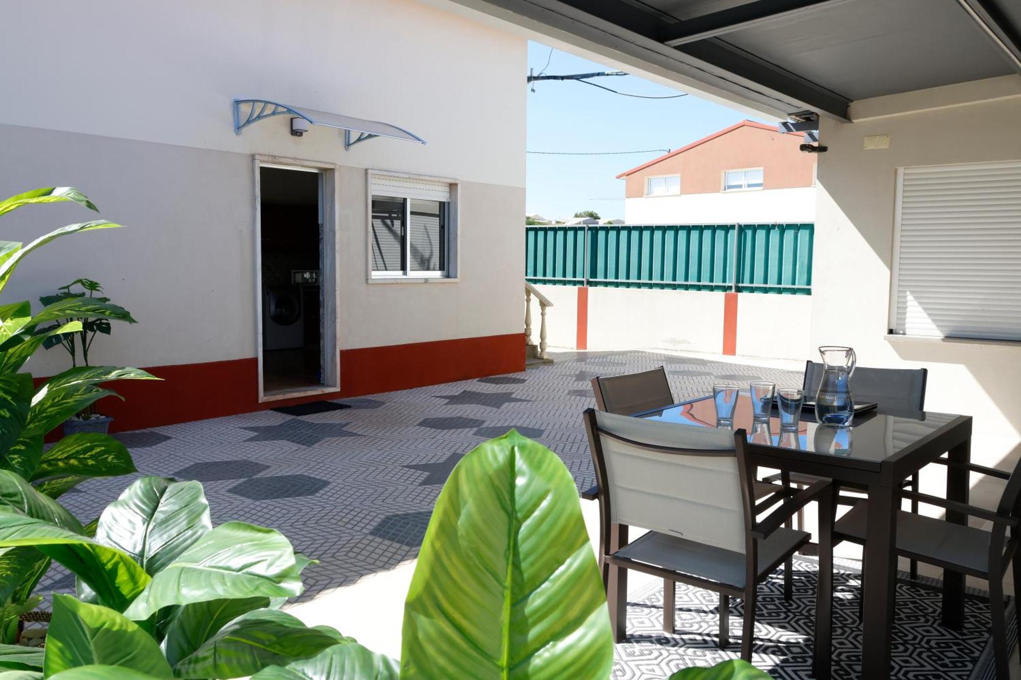 *Private Outdoor Area* 300M-Beach, Swing/No Stairs Sao Martinho do Porto Luaran gambar